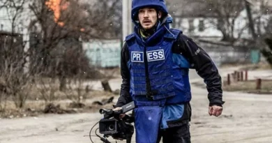 Berliner Zeitung De AFP Journalist Killed in Rocket Attack - France Initiates War Crimes Investigation